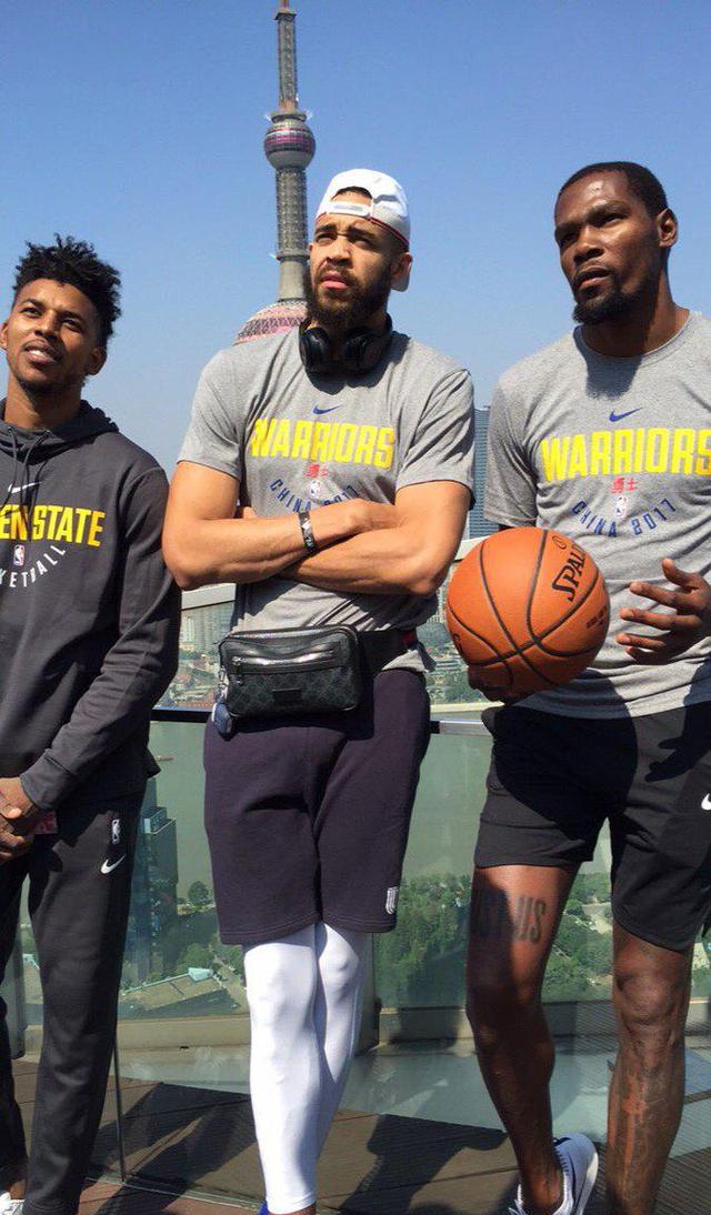 美记：湖人正寻求得到一个3D球员，比如埃利斯或赫伯特·琼斯（美媒：湖人寻求补强3D球员，候选包括埃利斯与赫伯特·琼斯）