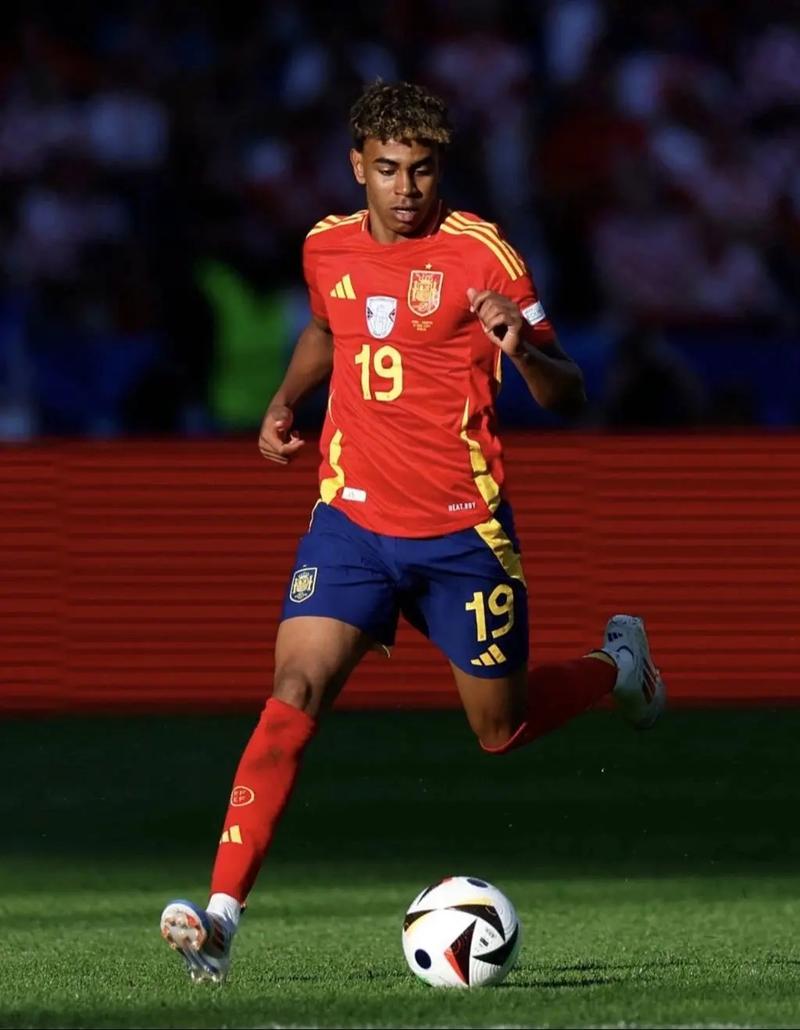 这个点球是否合理（这粒点球判罚公正吗？）