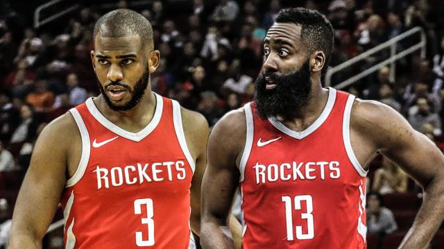 曼联本赛季在劫富济贫中表现突出，对阵强队全胜，但中下游球队难求一胜，有望争夺欧冠资格。（曼联本季上演“劫富济贫”：强敌面前全胜，中下游难取三分，仍有望冲击欧冠名额）