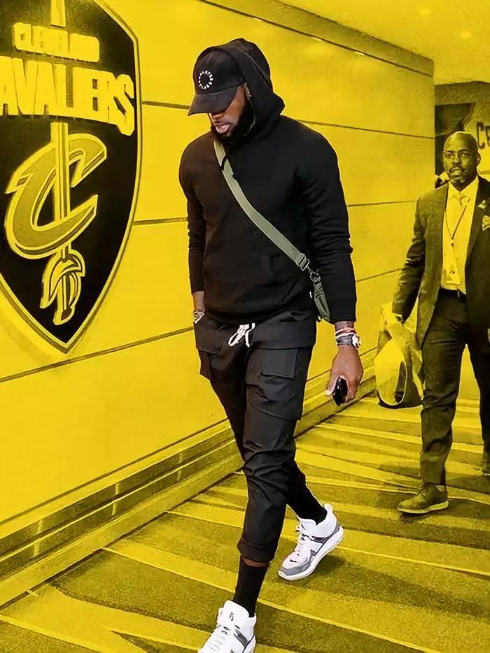 竞彩湃｜热刺主场迎来小蜜蜂，强势维拉能否阻击阿森纳？（竞彩湃｜热刺坐镇主场迎战小蜜蜂，强势维拉能否拦住枪手？）